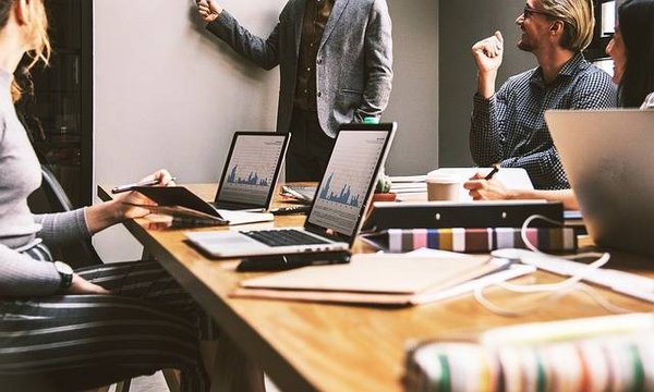 Les meilleurs outils pour améliorer la collaboration en équipe à distance