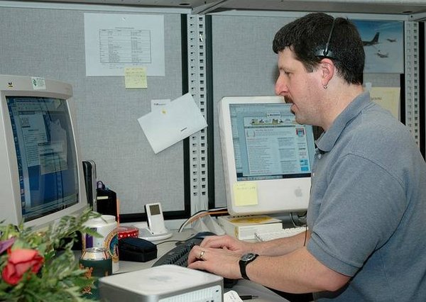 Les avantages et inconvénients de l'externalisation des services informatiques pour les PME
